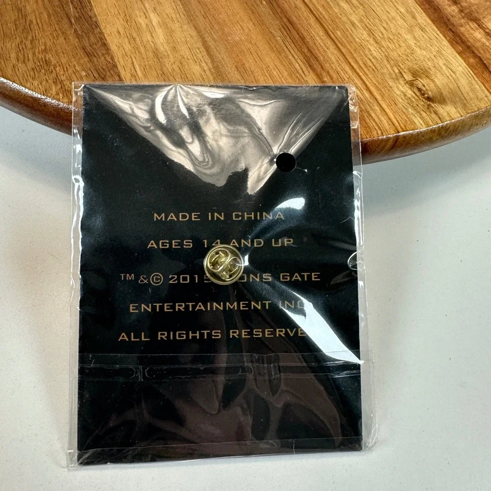 Hunger Games Mockingjay Part 2 Promo Pin Set Antique Bronze Tone 2 Pieces GIFT